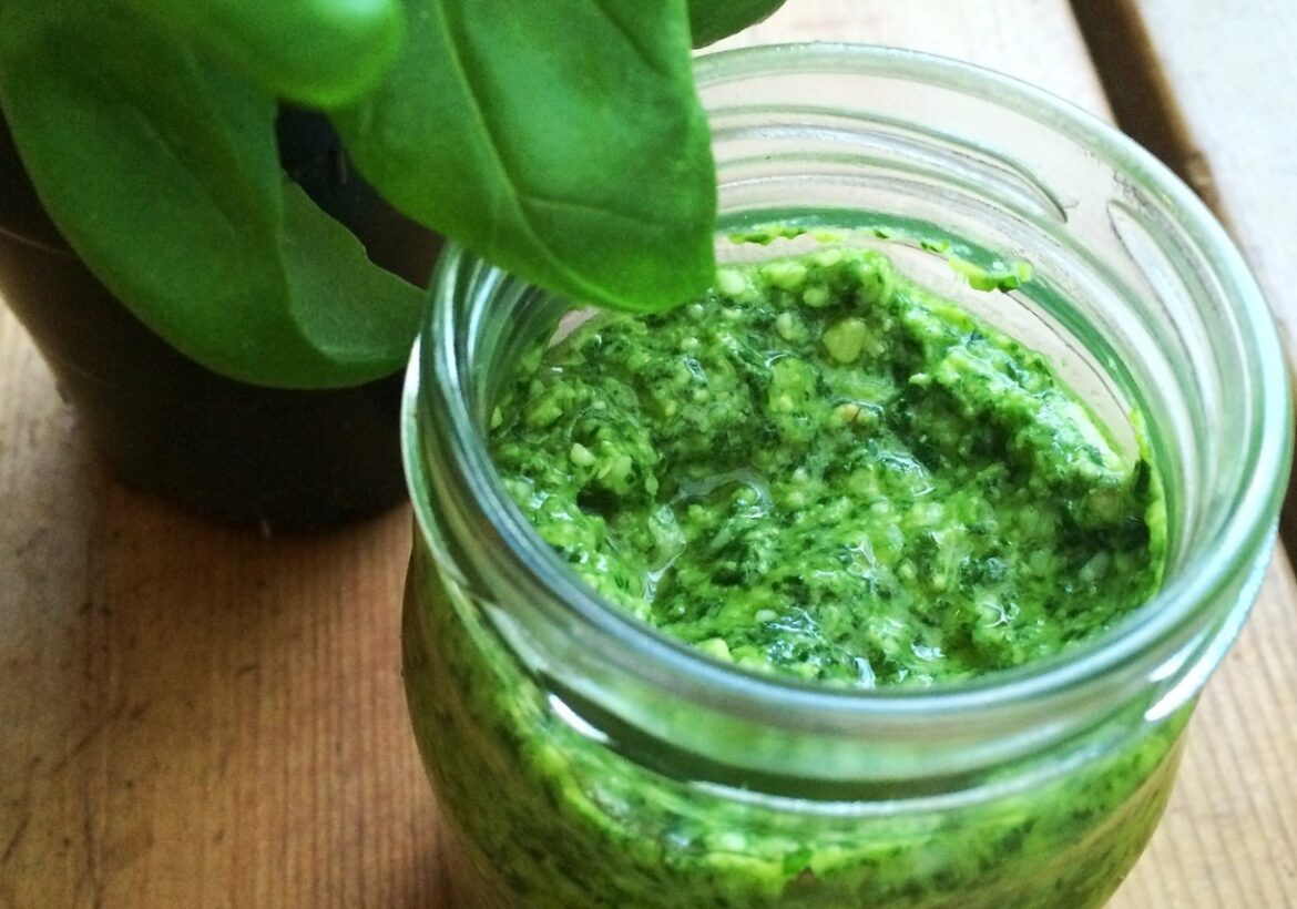 Farmer’s Market Recipe: Tried & True Customizable Herb Pesto