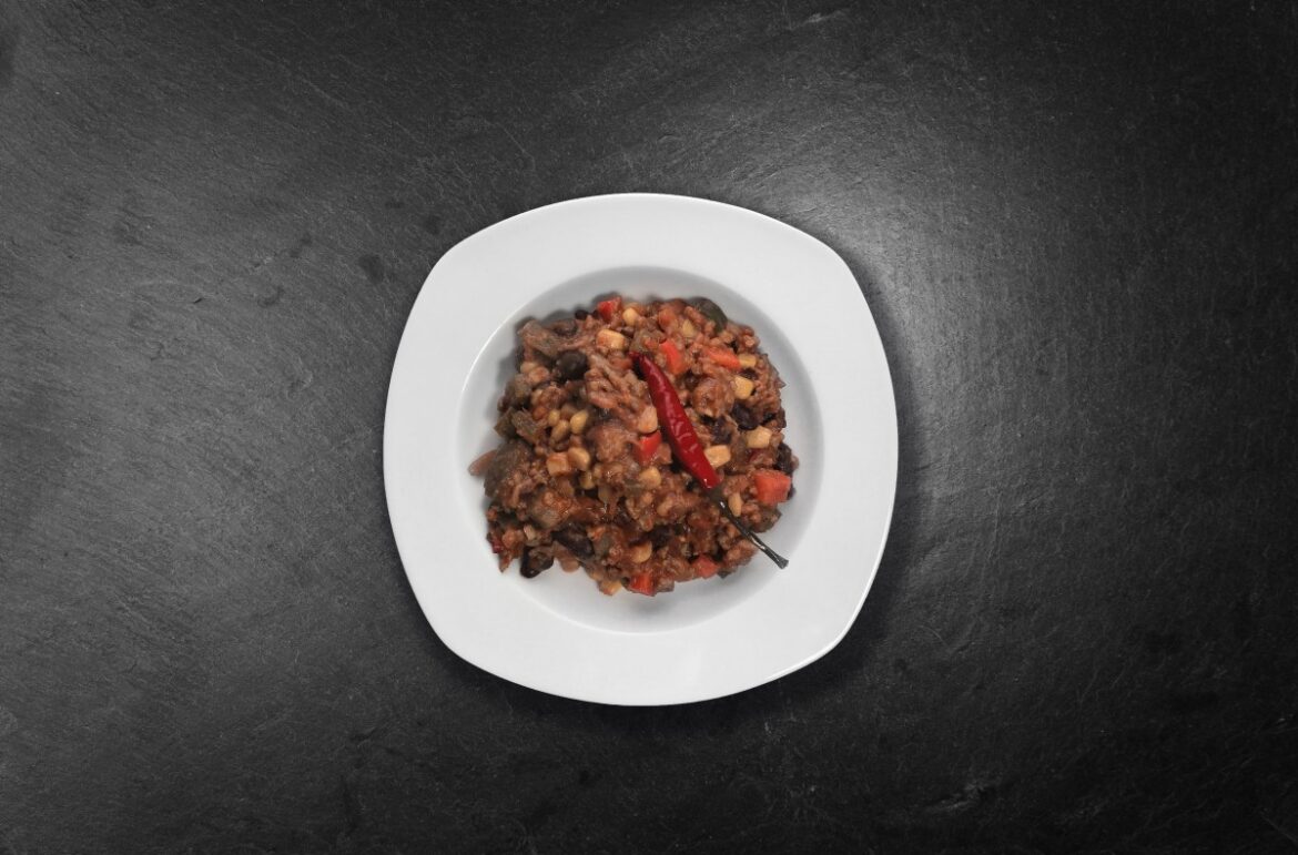 Farmer’s Market Recipe: Black Bean & Crowder Chili